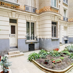 M° LAMARCK-CAULAINCOURT - PARIS 18